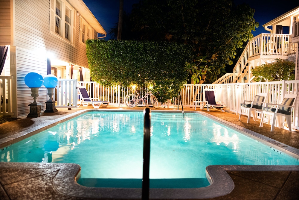 Meranova Guest Inn 40/50