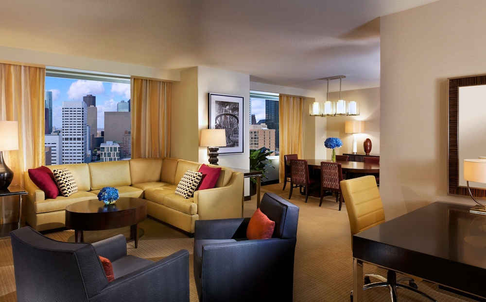 Hilton Americas Houston 45/85