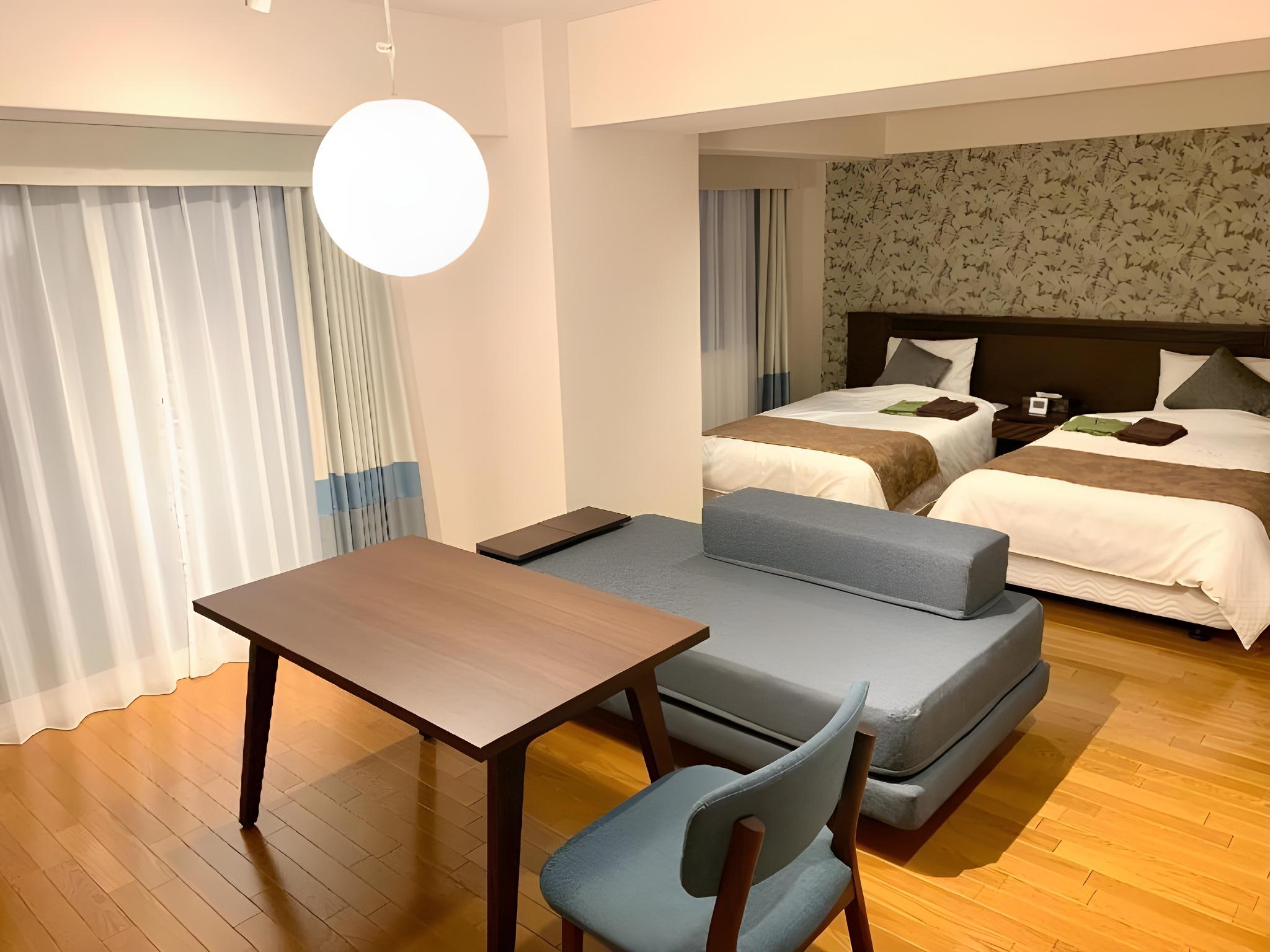 Superior, Twin Beds, Sofa