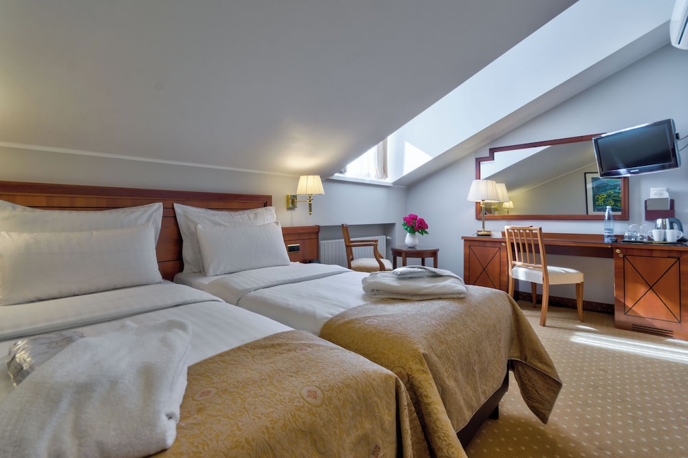 SUPERIOR, TWIN BEDS