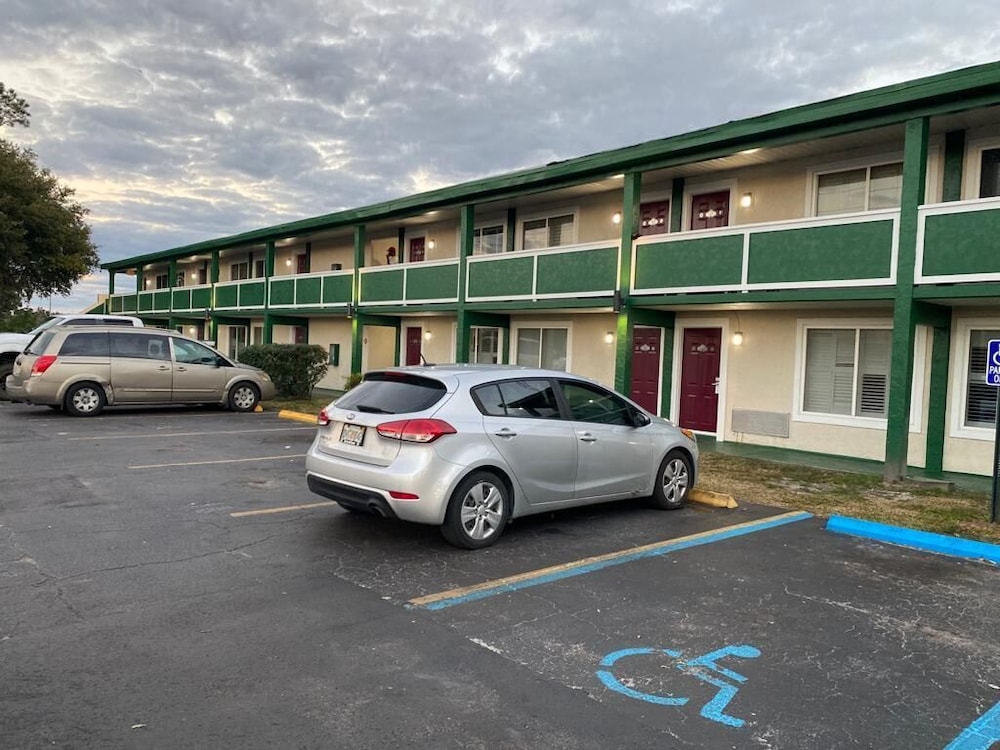 Inn On The Green 30/45