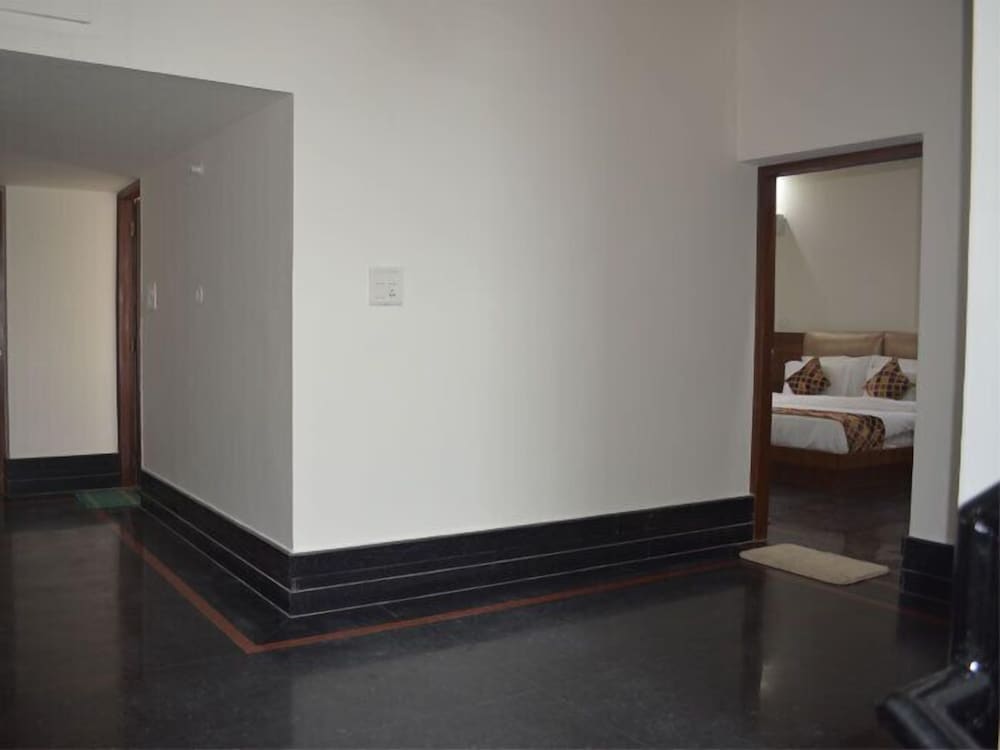 Hotel Stay At Green View 4/47
