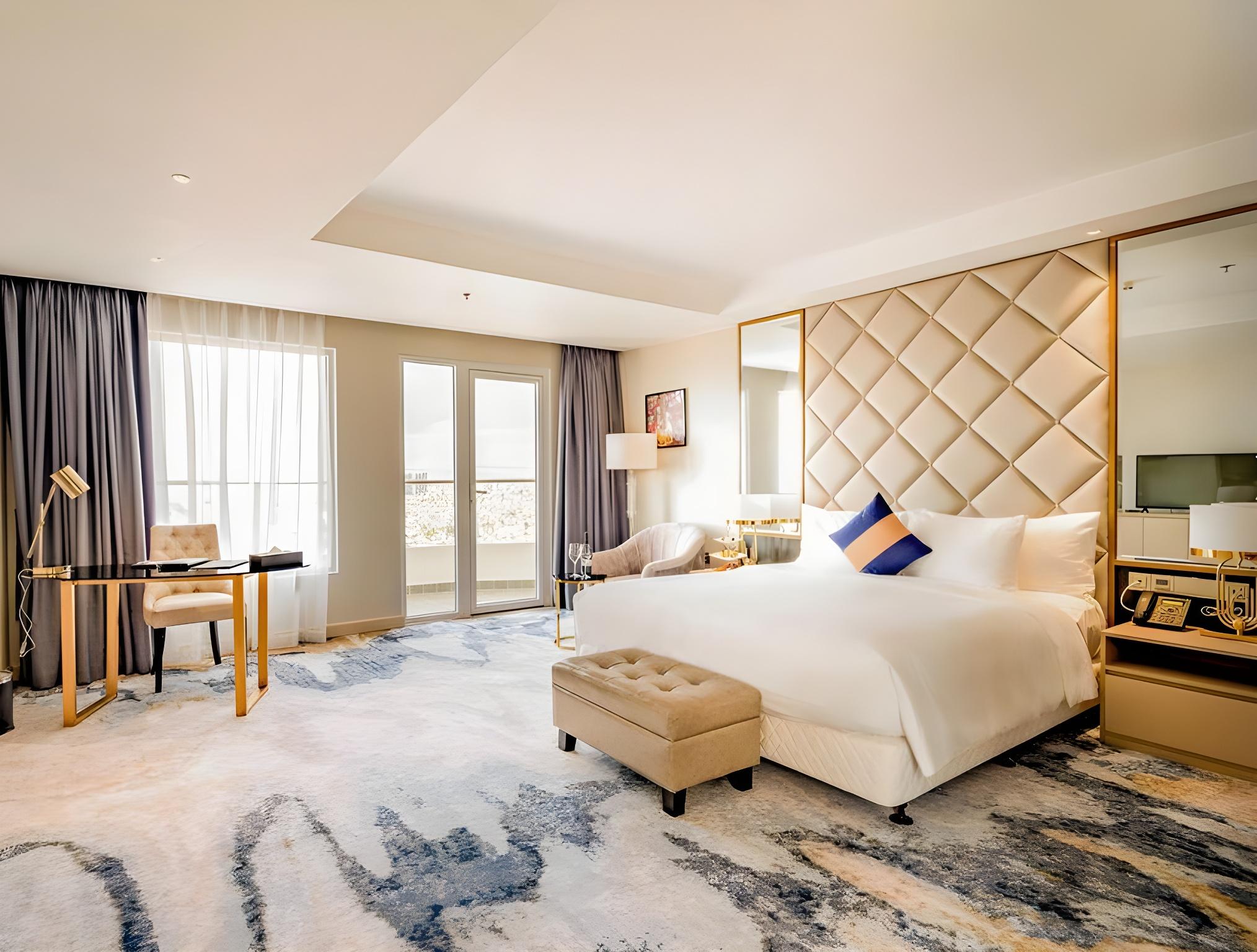 La Vela, Deluxe, Luxury, Queen Bed