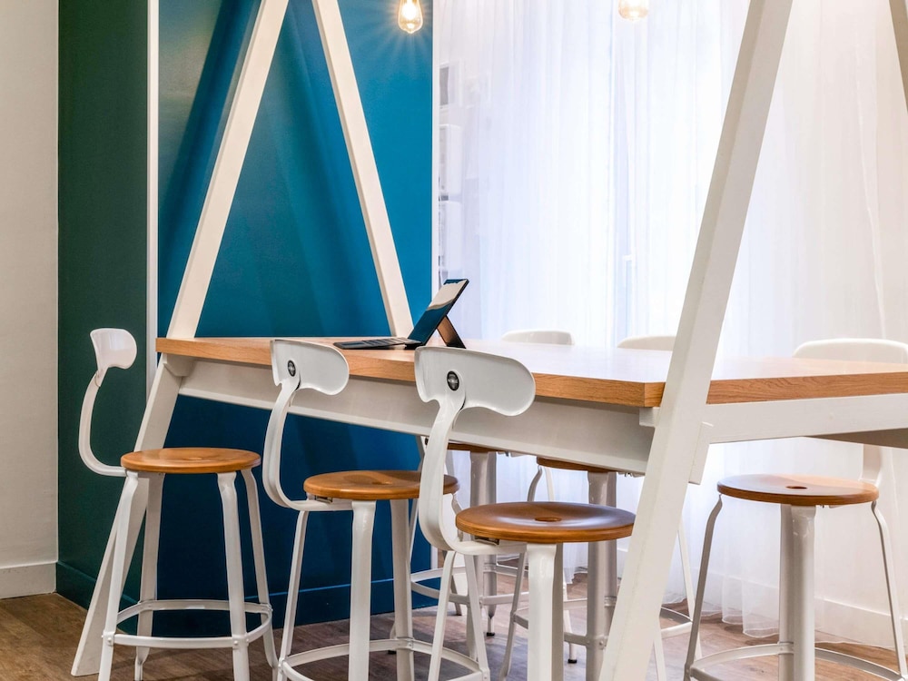 ibis Styles Asnieres Centre 62/78