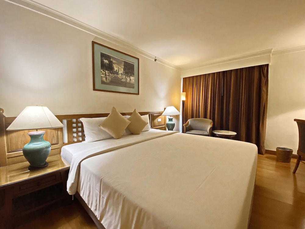 Silom Serene Boutique 18/65