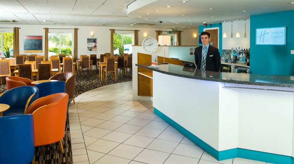 Holiday Inn Express Lichfield 4/38