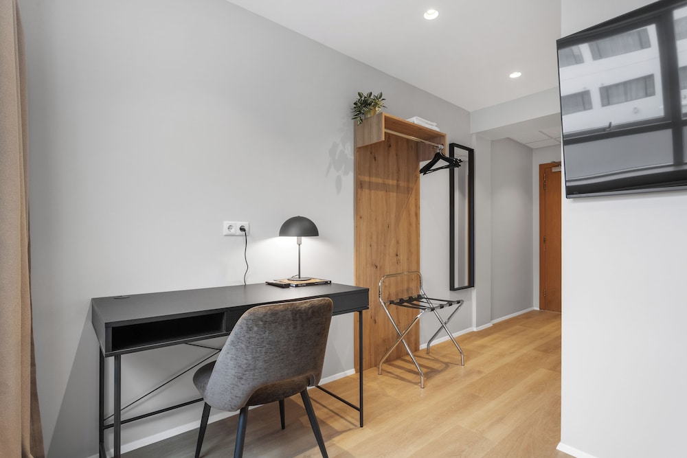 Alva Hotel 8/60