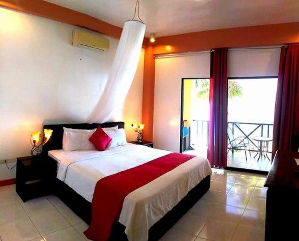 Anda White Beach Resort 19/64