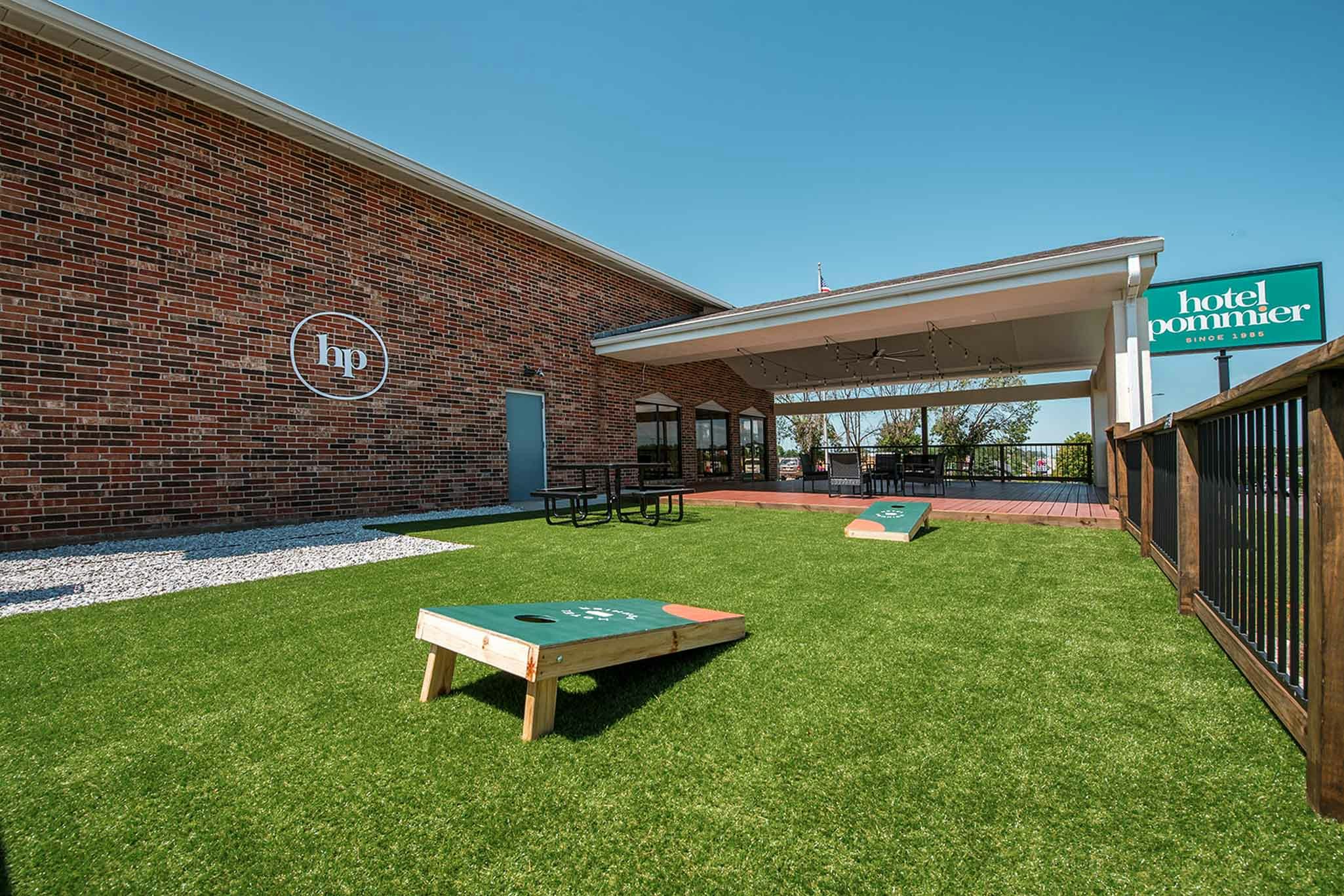 Hotel Pommier Indianola 20/22