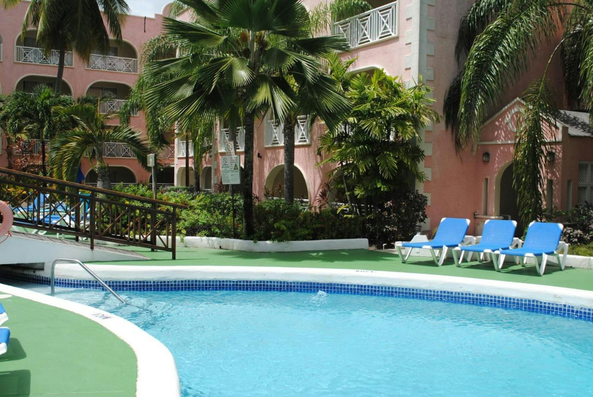 Sunbay Hotel 57/63