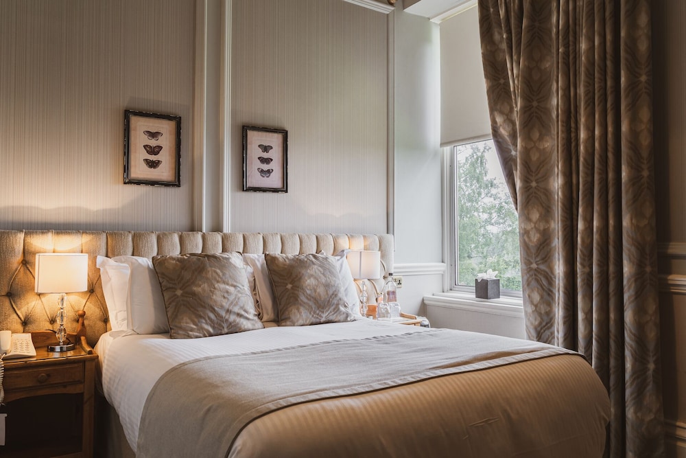 غرفة بإطلالة على البحيرة مفردة بسرير مزدوج