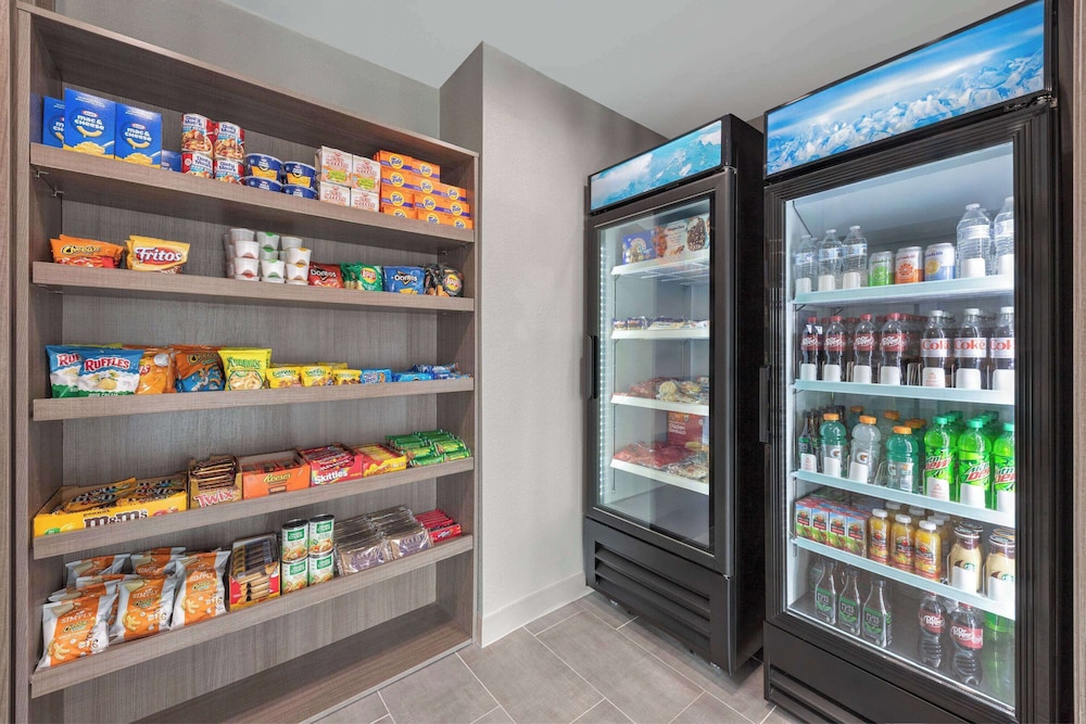 Hawthorn Extended Stay by Wyndham Bedford / Dallas 23/49