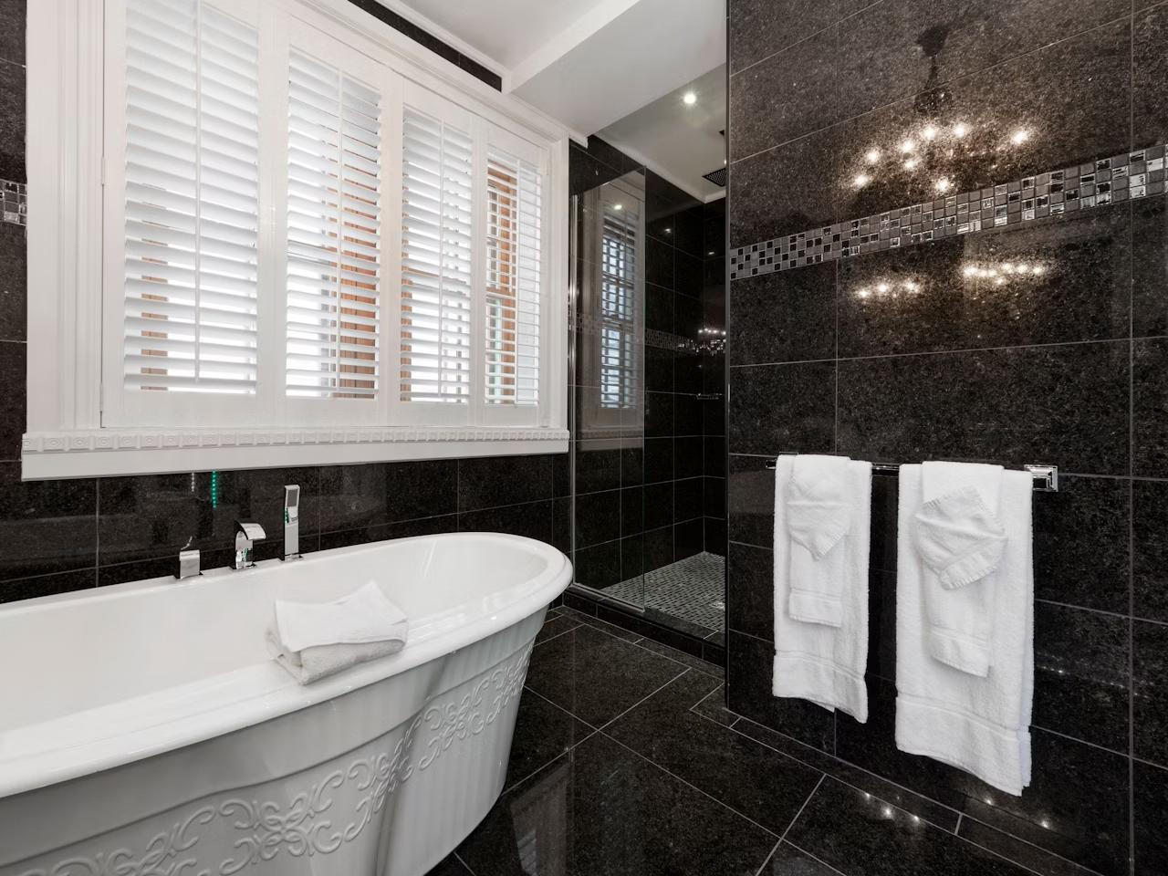 Royal, Queen Bed, Building B، HOTEL PORT-ROYAL 3/4
