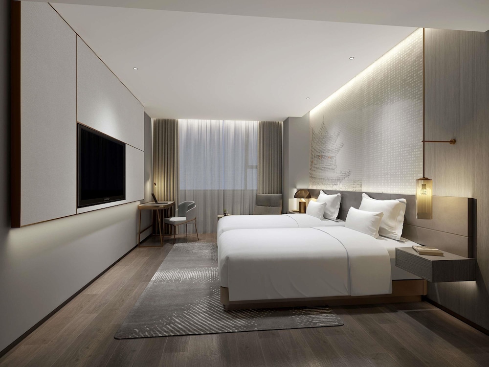 DELUXE, TWIN BEDS