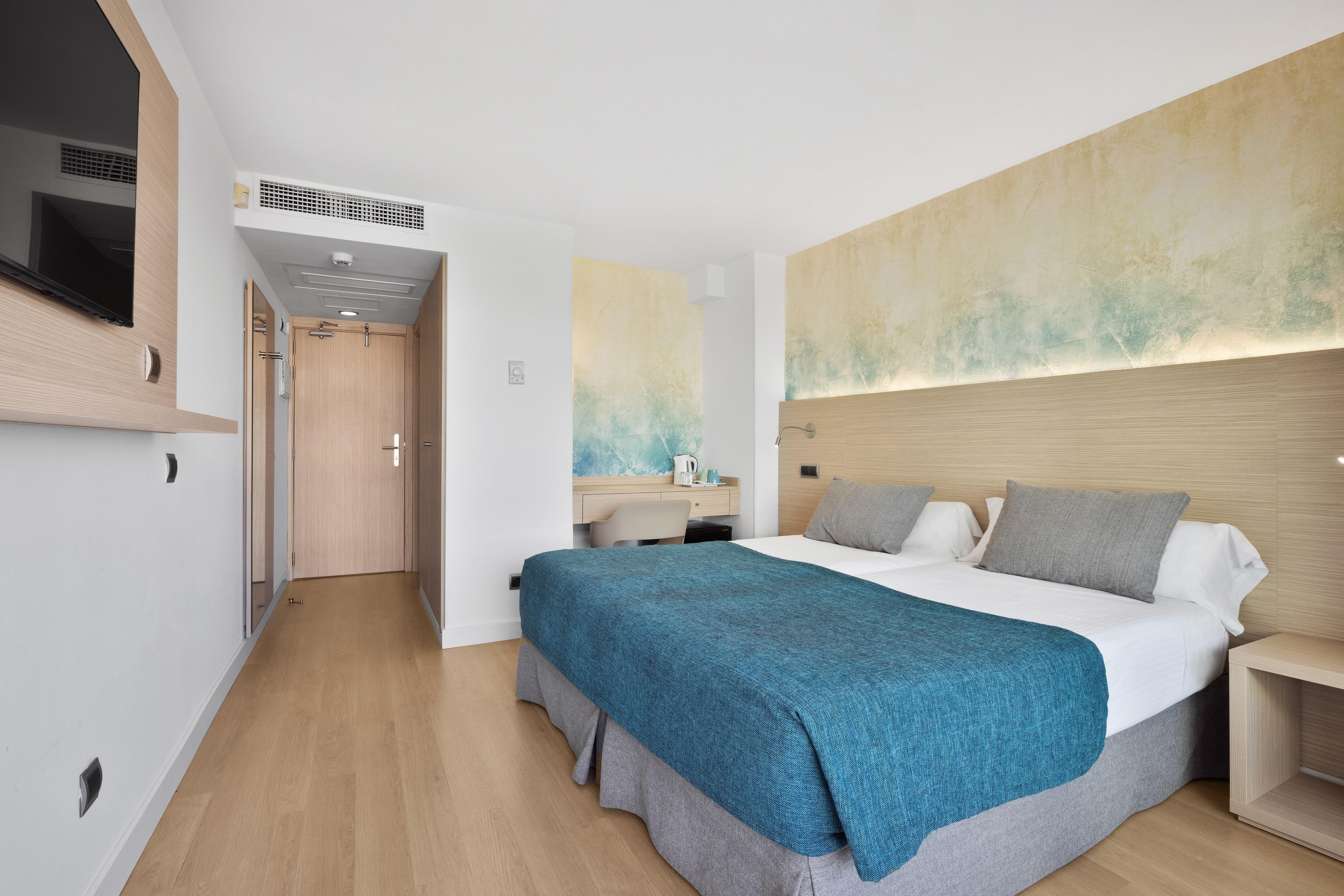 Standard, Double Bed, Balcony or Terrace