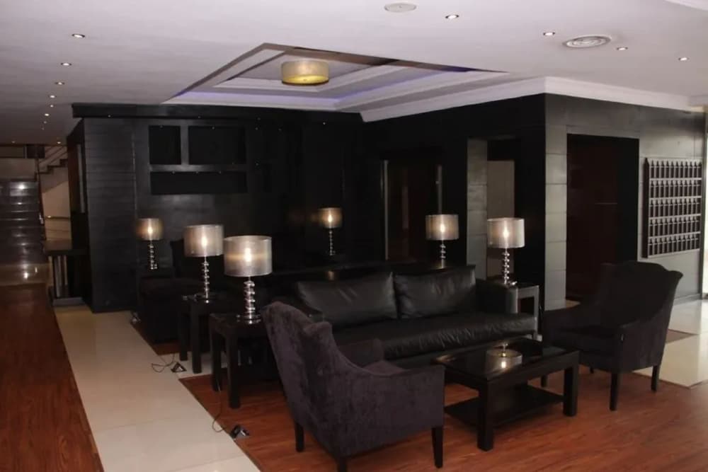 Golden Tulip Owu Crown Ibadan 24/45