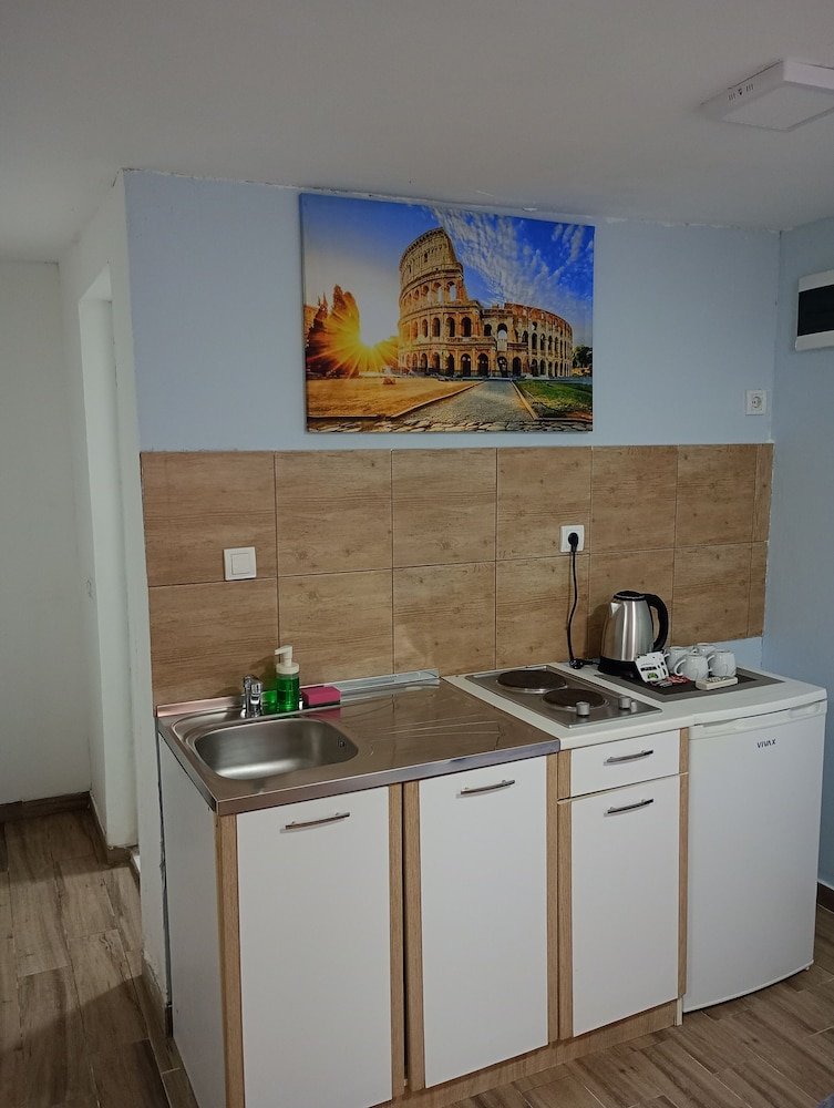 Serenita Stone House 1/22