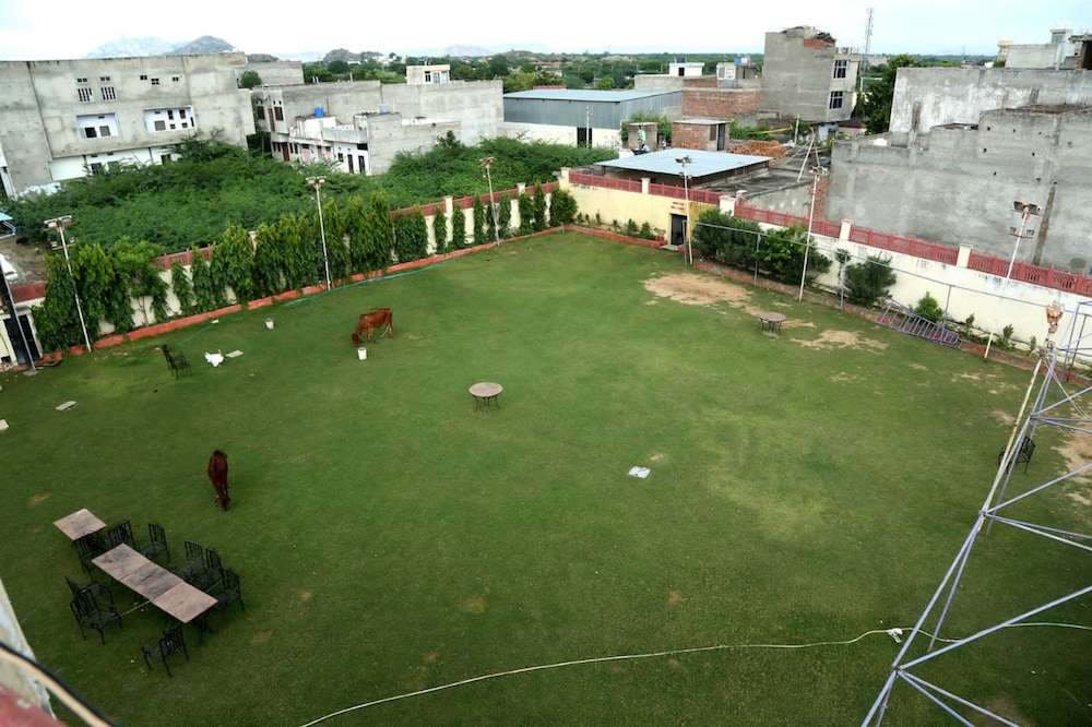 Hotel Roshan Haveli 17/29