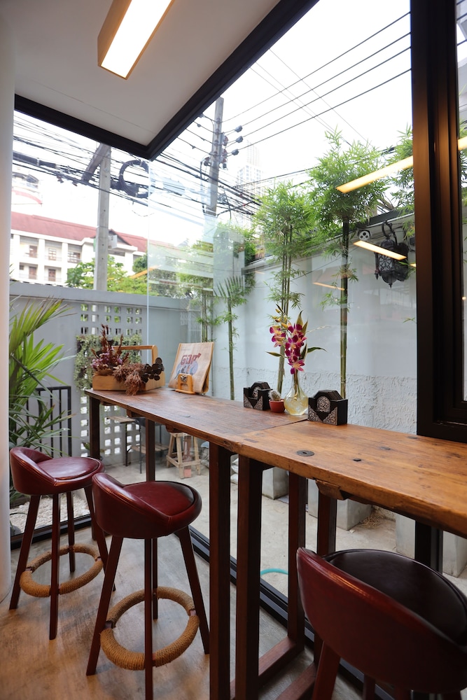 Yolo Bangkok Boutique Hotel 37/50