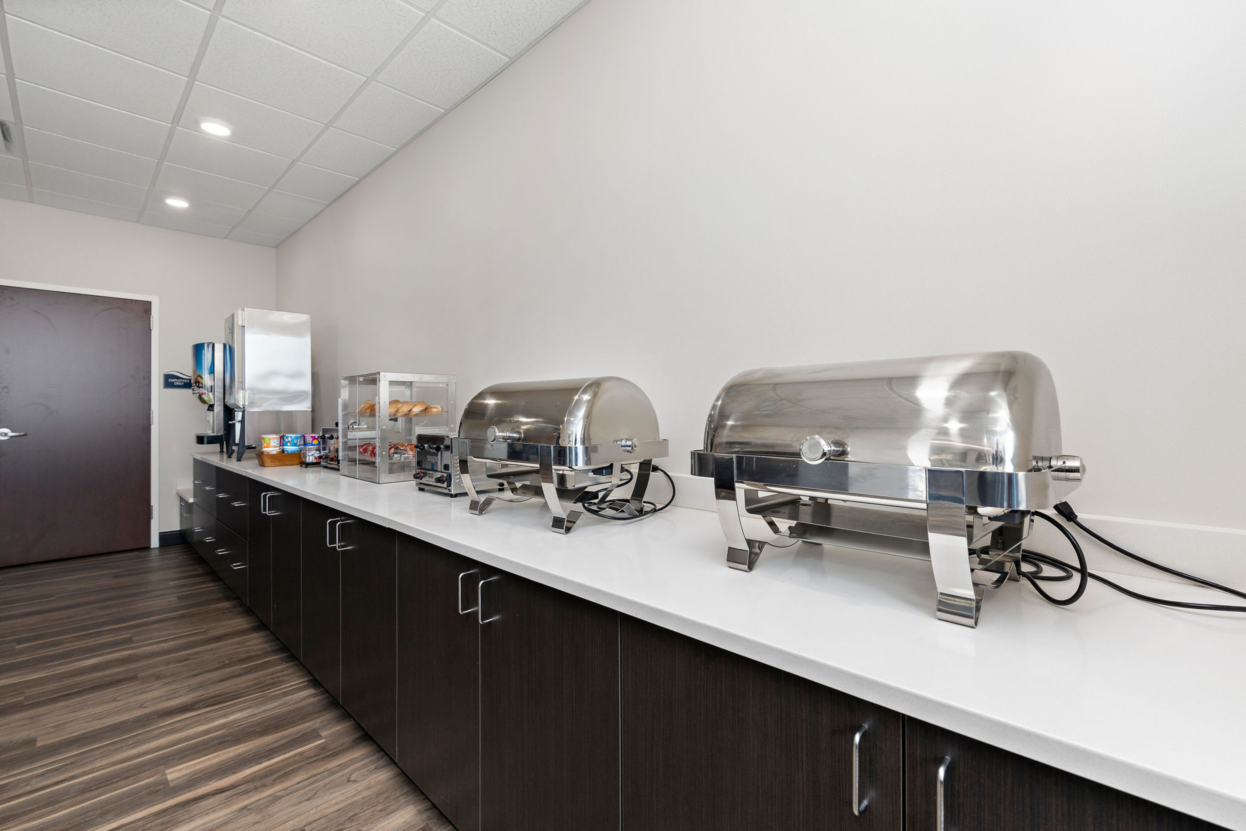 Holiday Inn Express Kansas City North Parkville, an IHG Hotel 19/50
