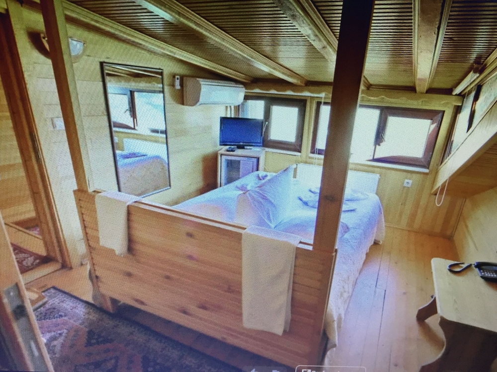 LE SAFRAN SUITE 33/50