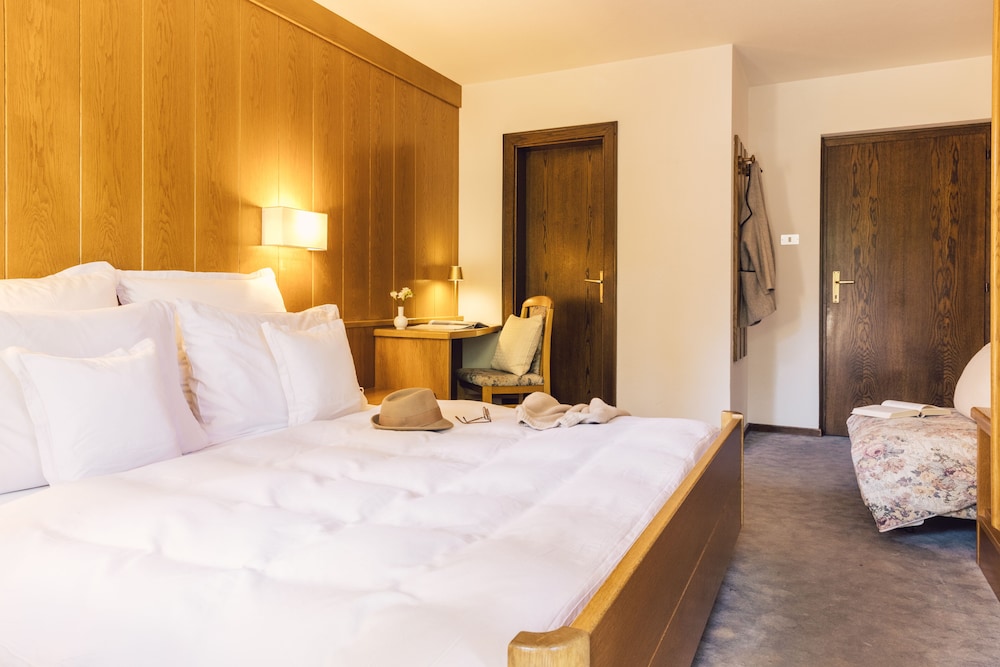 Hotel Auren 13/48