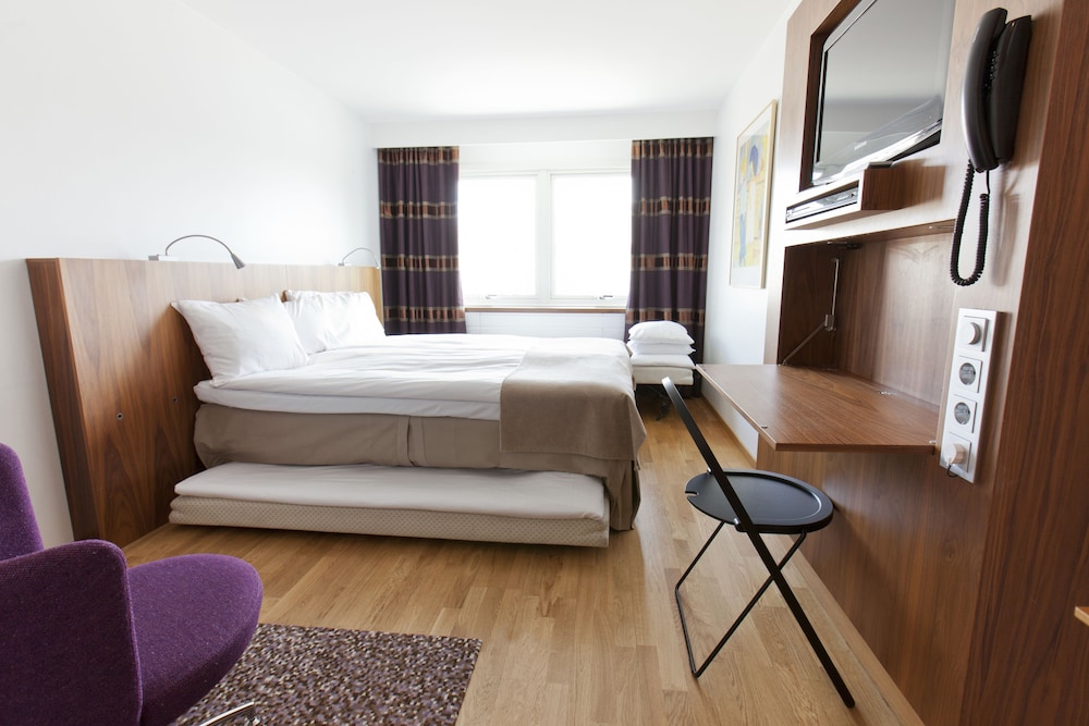 Quality Hotel Grand Boras 30/37
