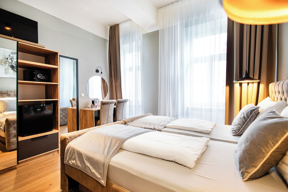 SUPERIOR, TWIN BEDS