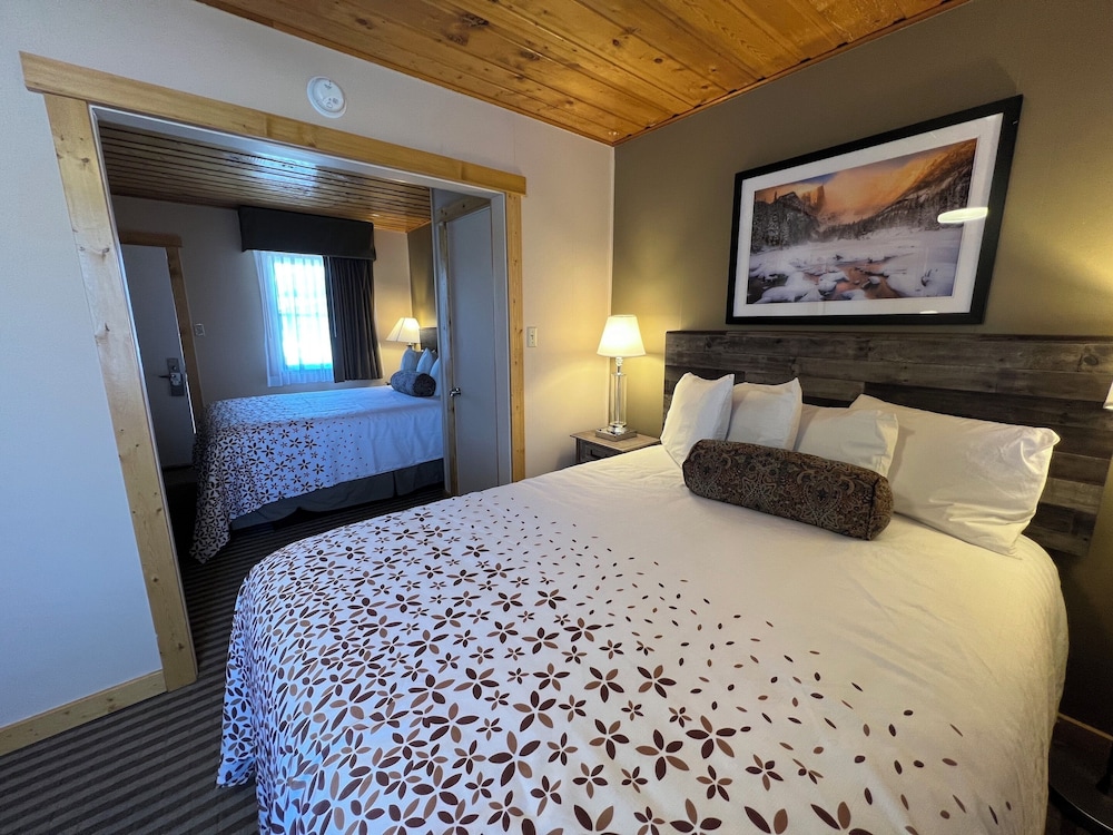 Estes Mountain Inn 19/70