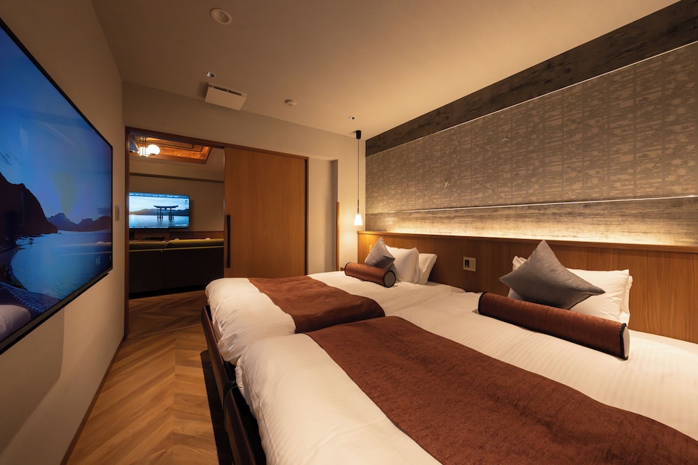 JAPANESE, SUITE