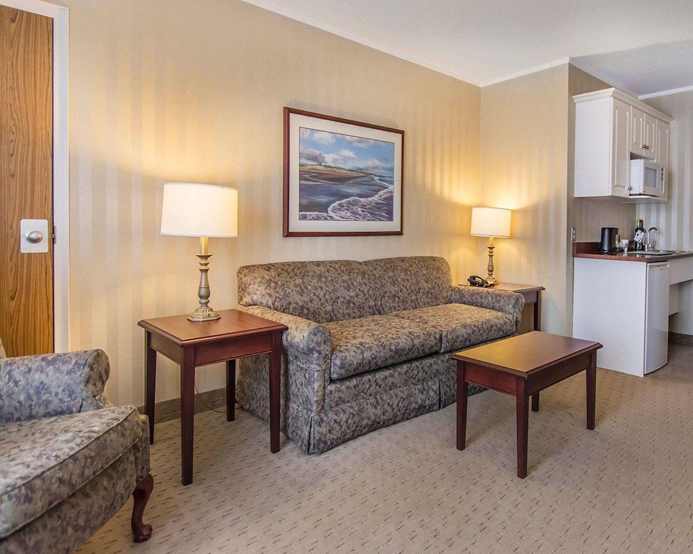Quality Inn Suites Downtown Charlottetown 27/34