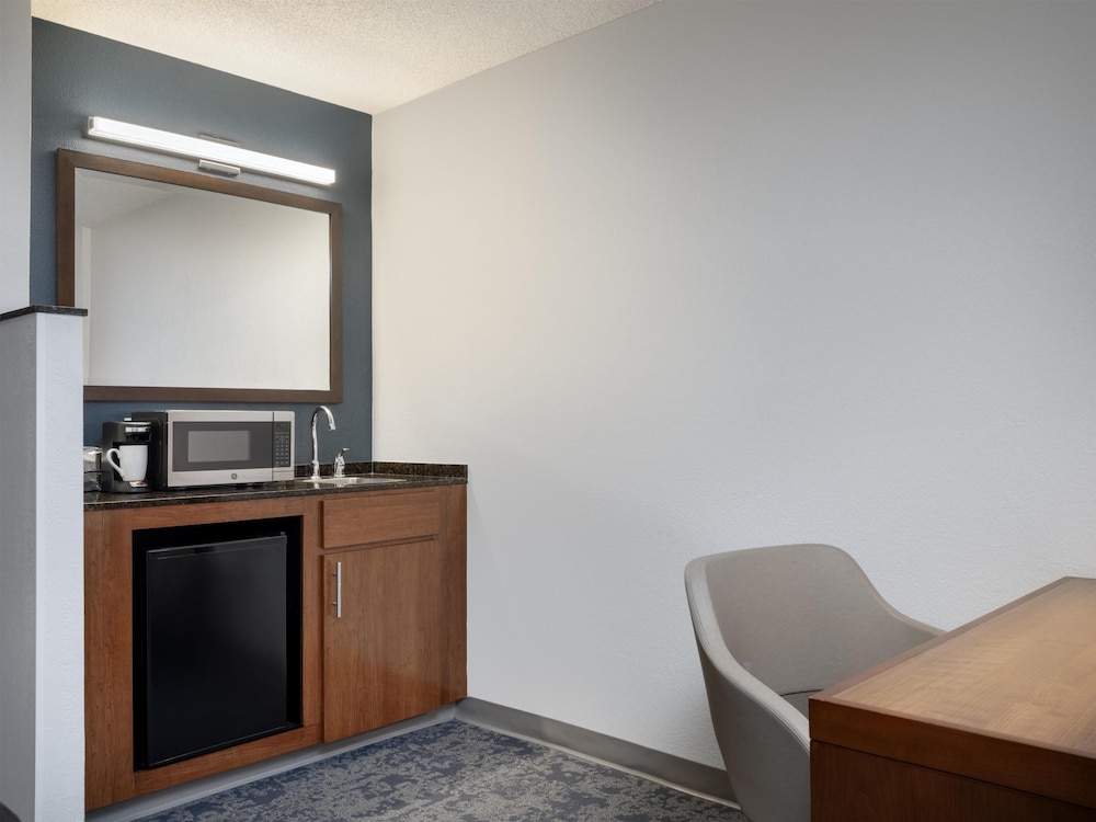 Hyatt Place Lakeland Center 7/63