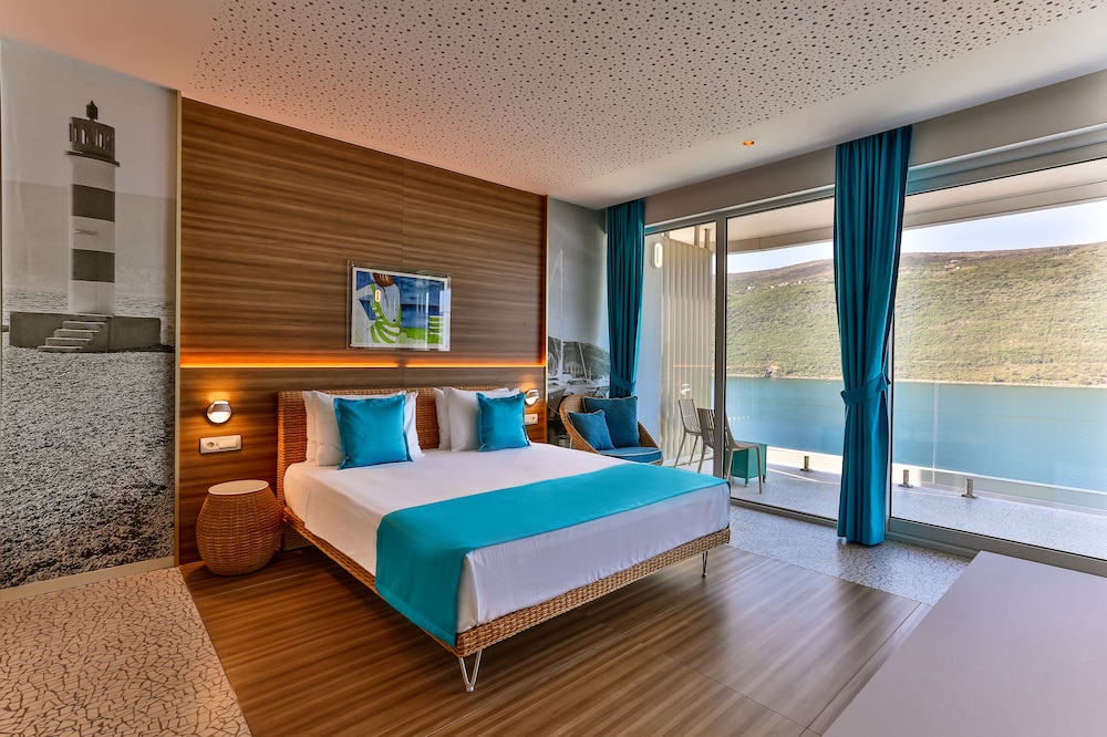 Carine Hotel Kumbor 13/50