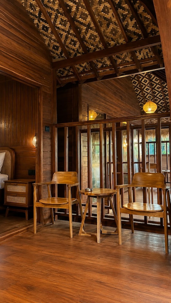 Sadev Resort 24/50