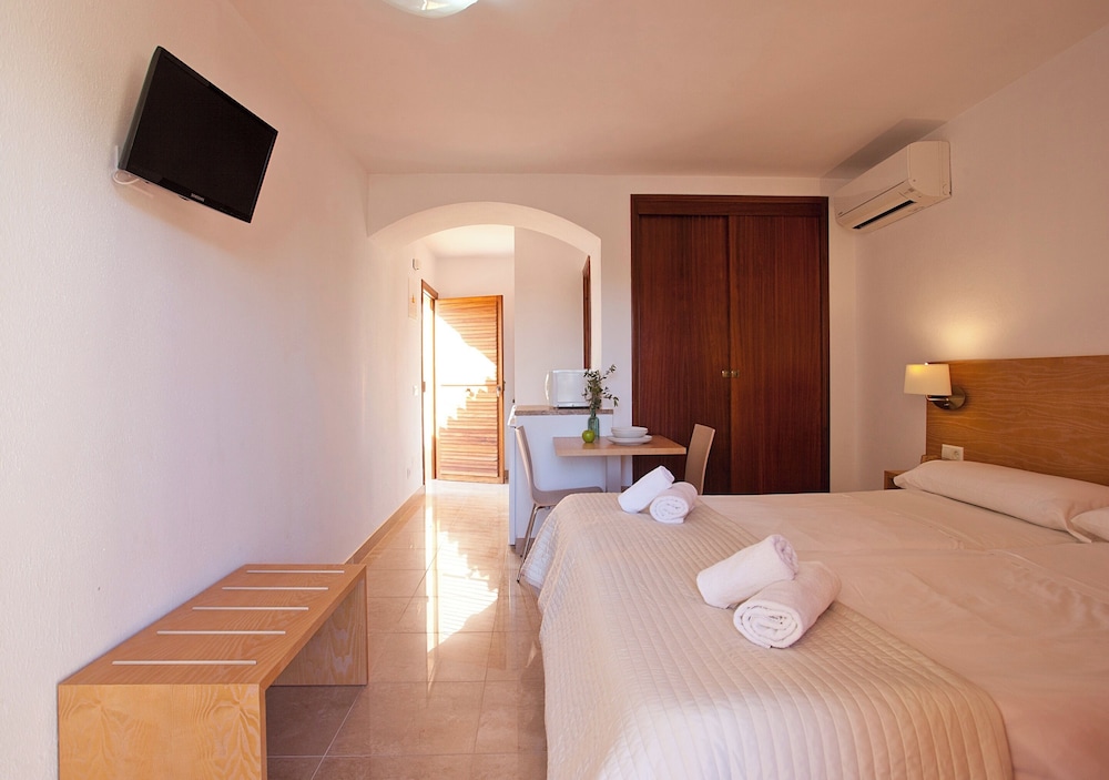 Apartamentos Sol Romantica by DOT Suites 12/57