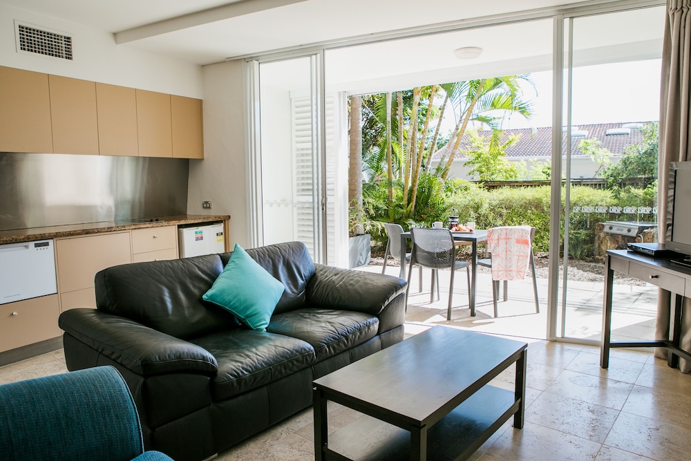 NOOSA BLUE RESORT 48/76