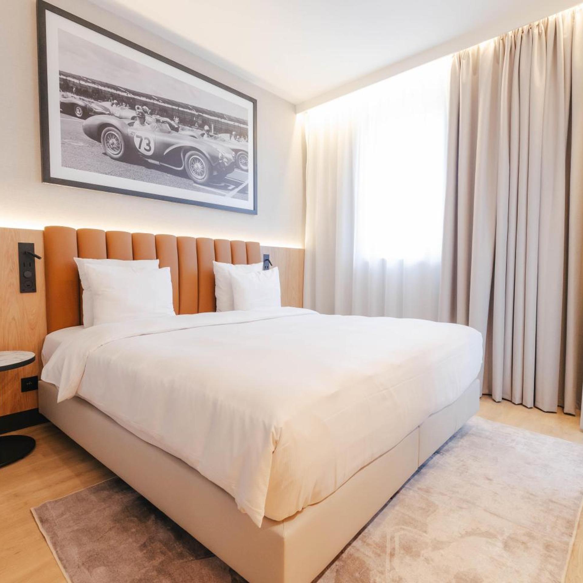 Suite, Balcony