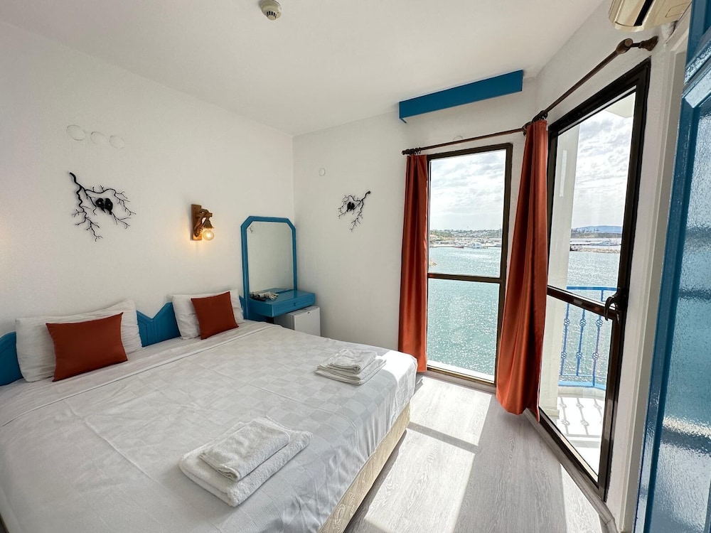 Standard, Sea View