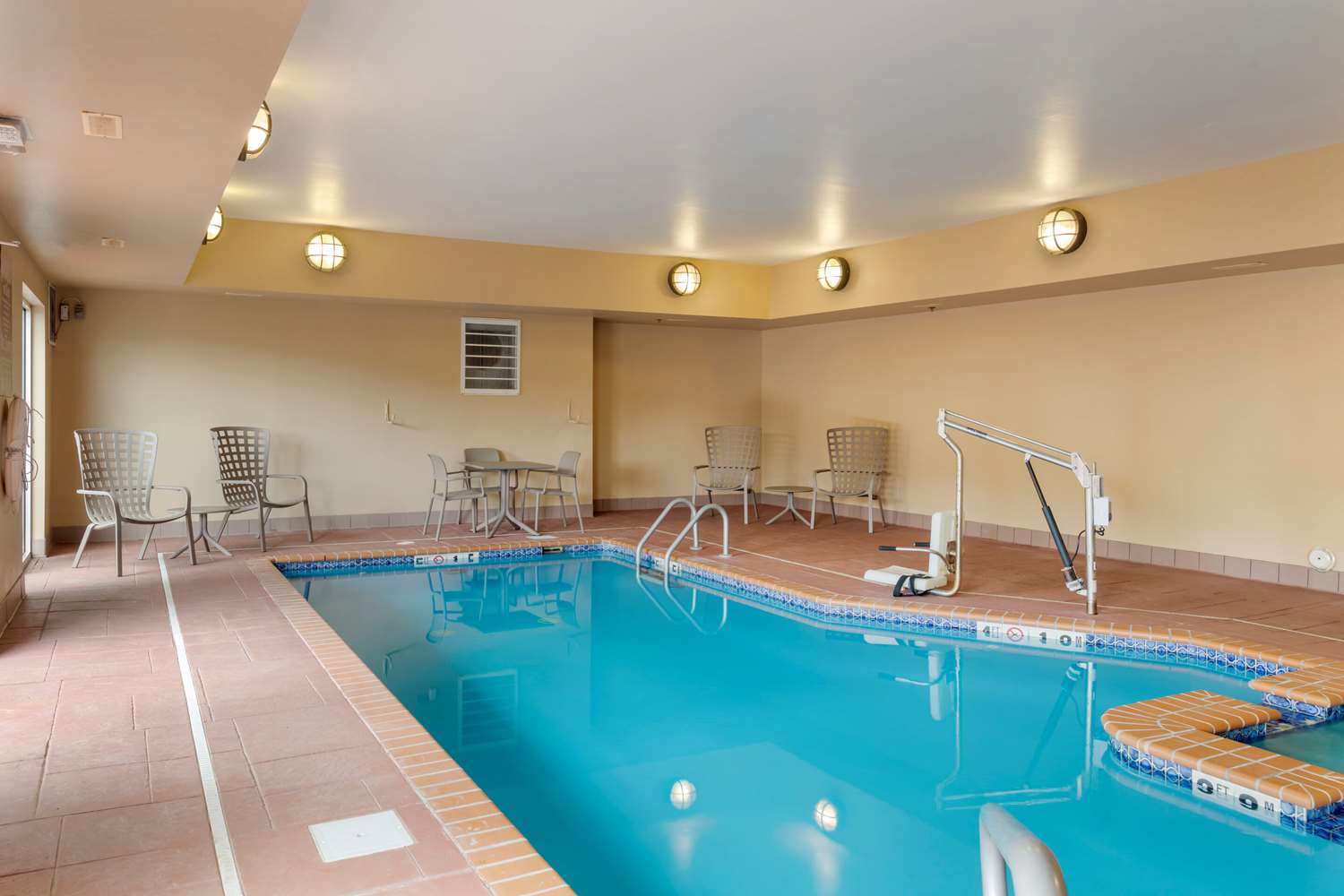 Comfort Inn Huntsville Research Park, AL 20/34