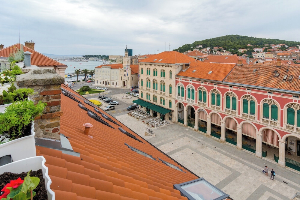 Procurator 7 Luxury Rooms 3/72
