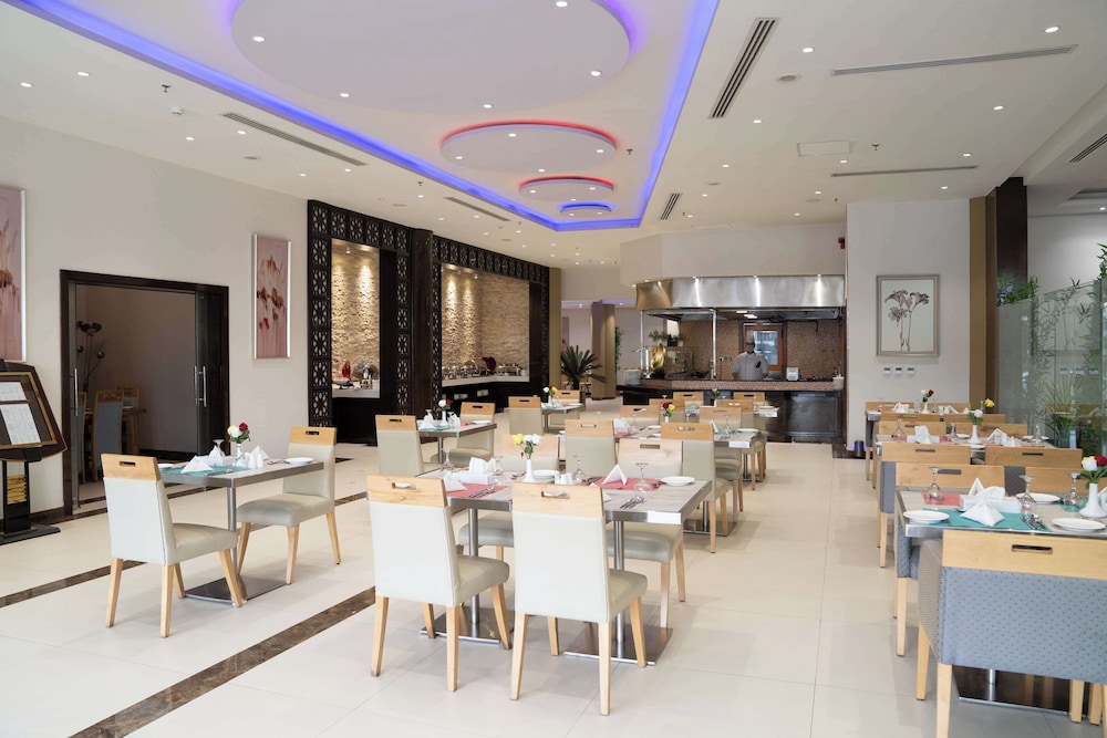 جولدن تيوليب بريدة(Golden Tulip Buraidah Al Qassim Hotel) 35/50