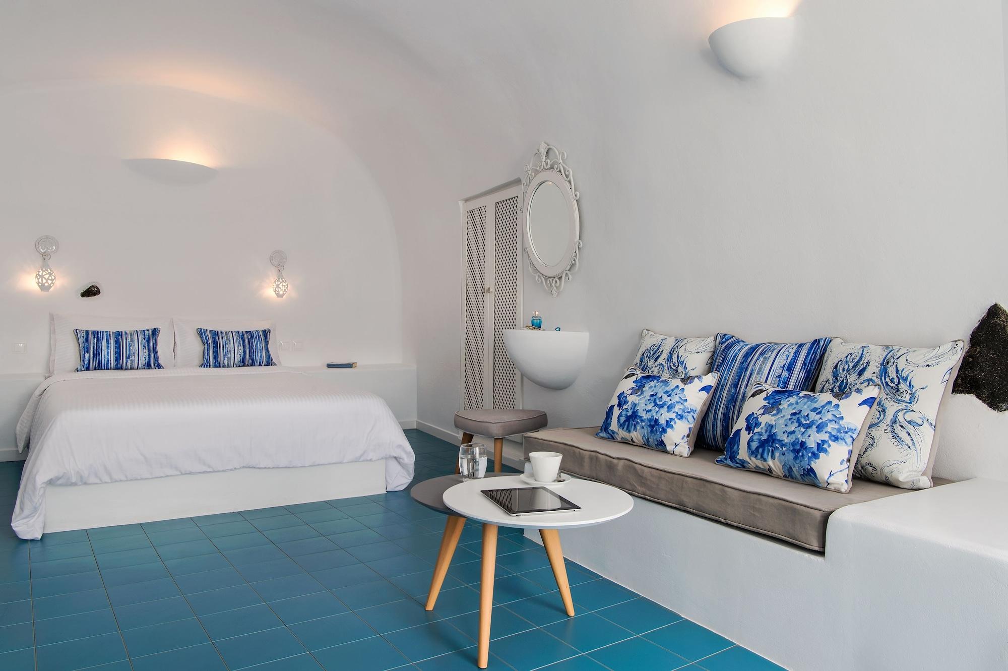 Junior Suite, Caldera View, Bathtub، Villa Irini Fira 2/5