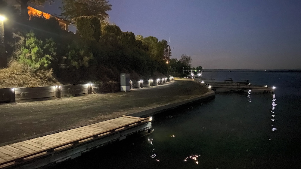 Lakeshore Inn 43/53