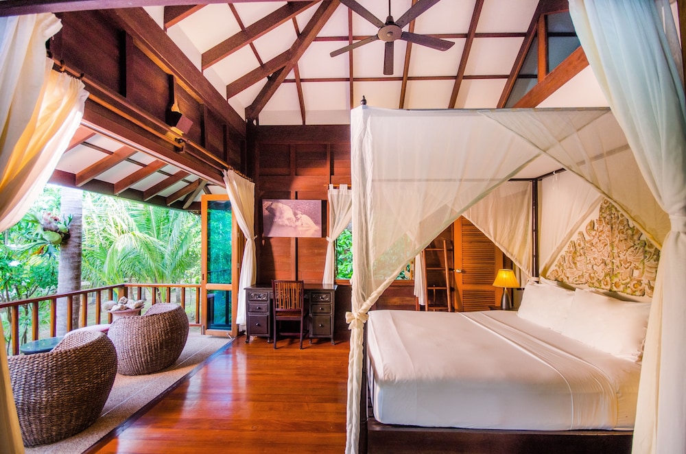 Koh Jum Beach Villas 38/76
