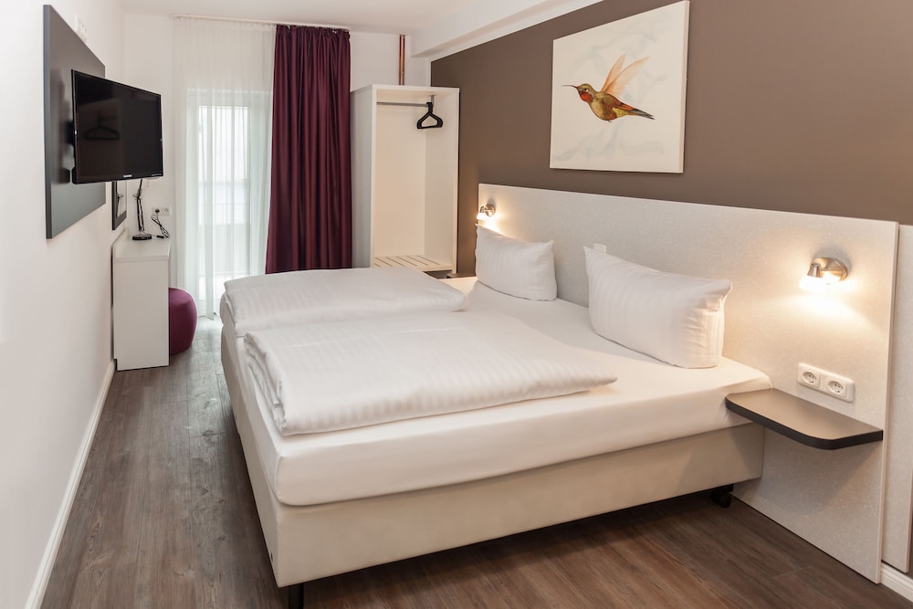 Centro Hotel West 15/46