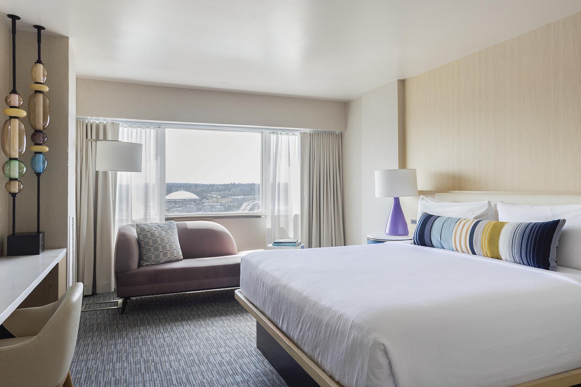 Patron Club, King Bed