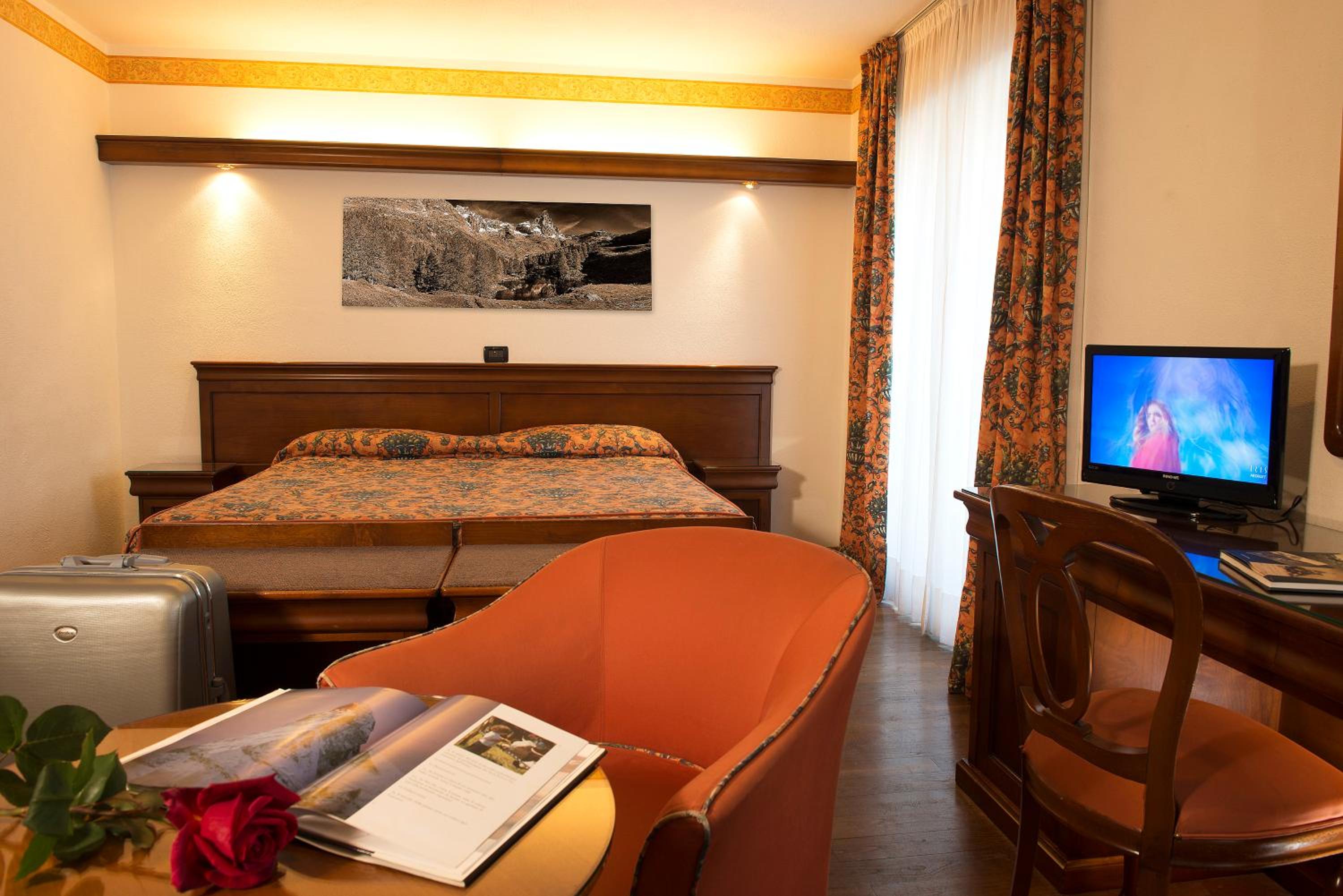 HOTEL TOURIST 40/54