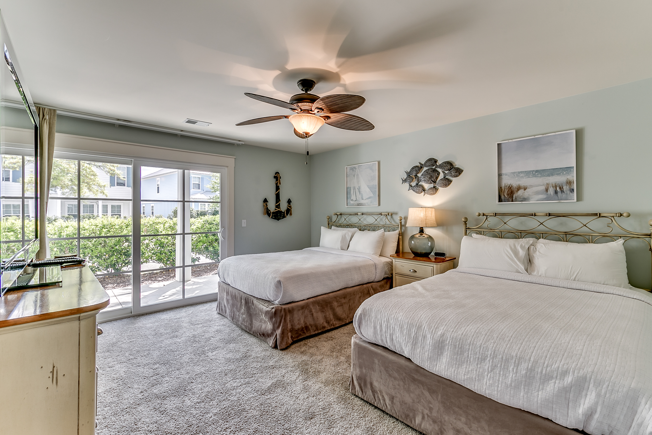 2 Bedrooms, House