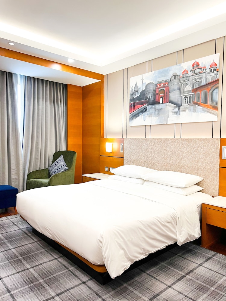 ROOM, KING BED, POOL VIEW, POOL ACCESS