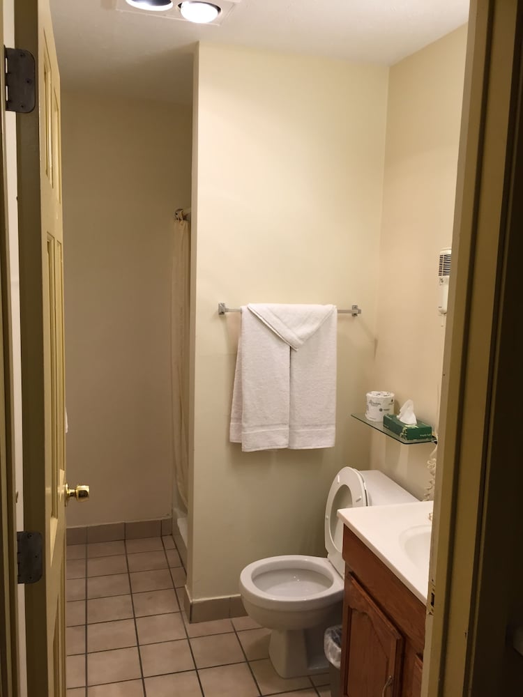 Wildwood Inn Tropical Dome & Theme Suites 67/74